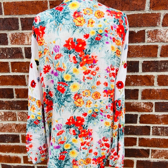 Embroidered Floral Top - Picture 5 of 6